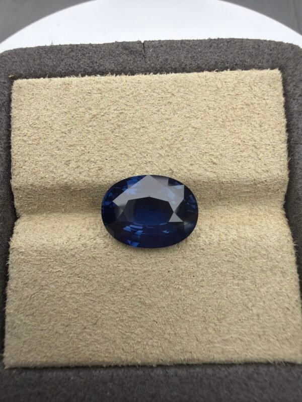 6.97ct Natural Blue Sapphire (H)