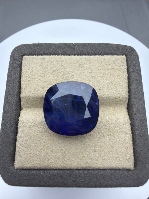 31.85ct Natural Blue Sapphire (H)