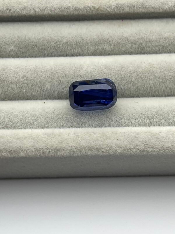 5.00ct Natural Blue Sapphire (N)