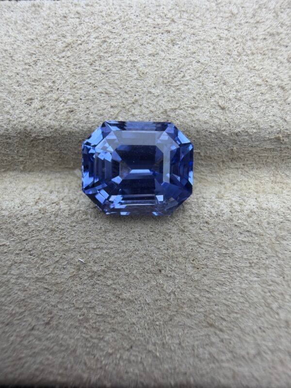6.50ct Natural Blue Sapphire (H)
